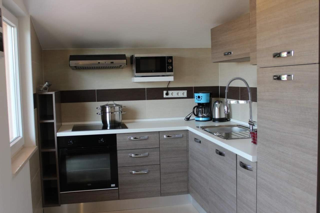 Edensk Vrt Classic!!I Vinkuran Exterior photo